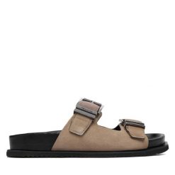 Klapki Tamaris. Brązowe klapki Tamaris, bez wzorów, bez obcasa. Za 329.99 zł.