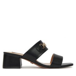 Klapki Nine West. Czarne klapki Nine West, bez wzorów, bez obcasa. Za 199.99 zł.