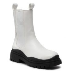 Sztyblety DeeZee. Białe botki DeeZee, bez wzorów, bez obcasa, na płaskiej podeszwie, bez zapięcia. Za 219.99 zł.