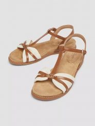 S.Oliver Sandały w kolorze jasnobrązowo-kremowym rozmiar: 40. Brązowe sandały S.Oliver, bez wzorów, klasyczne, z otwartym noskiem, bez obcasa, bez zapięcia. Za 171.28 zł.