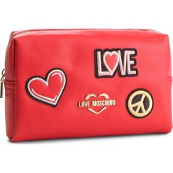 Kosmetyczka LOVE MOSCHINO - JC5300PP17LJ0500 Rosso. Czerwone kufry i kosmetyczki Love Moschino, bez wzorów, ze skóry ekologicznej, bez dodatków. W wyprzedaży za 249.00 zł.