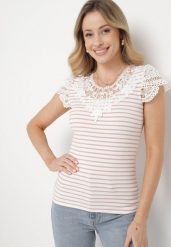 Różowo-Biały Bawełniany T-shirt z Prążkowanego Materiału z Koronkowym Dekoltem i Rękawkami Hyacintia. Czerwone t-shirty Born2be, m, bez wzorów, z bawełny, bez kołnierzyka, bez ramiączek. Za 49.99 zł.