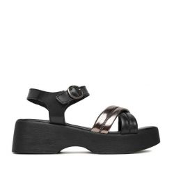 Sandały Lasocki. Czarne sandały Lasocki, bez wzorów, bez obcasa, na płaskiej podeszwie, bez zapięcia. Za 179.99 zł.