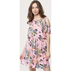 Różowa Sukienka Clear Up. Czerwone sukienki Born2be, l, bez wzorów, bez kołnierzyka, bez ramiączek, mini. Za 39.99 zł.