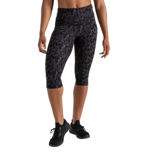 Legginsy Damskie 3/4 Z Nadrukiem Influential Dash. Czarne legginsy Dare 2b, bez wzorów, z elastanu, do biegania. Za 65.99 zł.