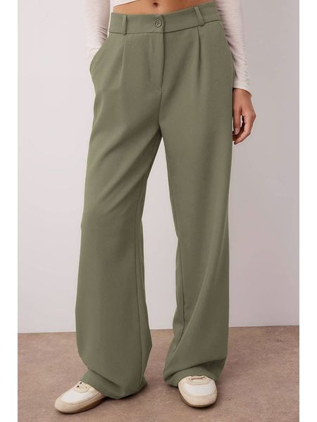 Trendyol Spodnie w kolorze khaki rozmiar: 38. Zielone spodnie materiałowe Trendyol, bez wzorów, z materiału, z podwyższonym stanem. Za 98.95 zł.