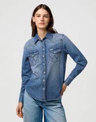 DAMSKA KOSZULA JEANSOWA WRANGLER HERITAGE SHIRT LIGHT HAND 112373227. Koszule Wrangler, xs, bez wzorów, z jeansu, bez kołnierzyka, bez ramiączek. Za 169.99 zł.