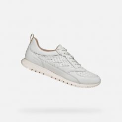 Buty GEOX D SUKIE 2.0 Biały. Białe trekkingi Geox, z syntetyku, trekkingowe. Za 423.99 zł.