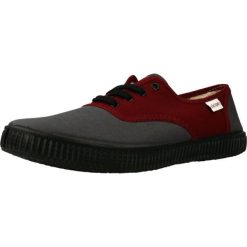 Buty VICTORIA 106651 Czerwony. Czerwone trekkingi VICTORIA, z tkaniny, trekkingowe. Za 75.99 zł.