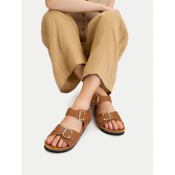 Sandały Lasocki. Brązowe sandały Lasocki, bez wzorów, bez obcasa, na płaskiej podeszwie, bez zapięcia. Za 149.99 zł.