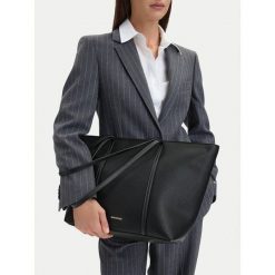 Torebka GINO ROSSI. Czarne shopper Gino Rossi, bez wzorów, bez dodatków. Za 199.99 zł.