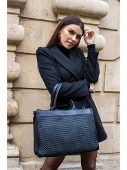 Victor & Hugo Paris Skórzana torebka "Nina" w kolorze czarnym - 37 x 27 x 12 cm rozmiar: onesize. Czarne torby na ramię Victor & Hugo Paris, bez wzorów, z materiału, przez ramię, bez dodatków. Za 326.99 zł.