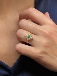 DIA DIAMONDS Pozłacany pierścionek z diamentami i szmaragdem rozmiar: 58. Zielone pierścionki DIA DIAMONDS, z diamentem, pozłacane. Za 328.09 zł.