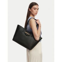 Torebka KARL LAGERFELD. Czarne torebki klasyczne KARL LAGERFELD, bez wzorów, bez dodatków. Za 1,299.00 zł.