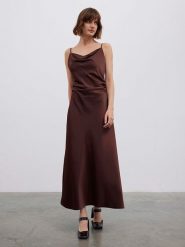 BGN Sukienka w kolorze brązowym rozmiar: 40. Brązowe sukienki BGN, na imprezę, bez wzorów, bez kołnierzyka, bez ramiączek, maxi. Za 175.26 zł.