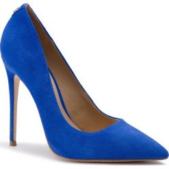 Szpilki GUESS - Felyx FL6FLX SUE08 BLUE. Niebieskie szpilki Guess, z aplikacjami, ze skóry ekologicznej, bez obcasa, na obcasie, bez zapięcia. W wyprzedaży za 359.00 zł.