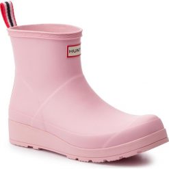 Kalosze HUNTER - Original Play Boot Short WFS2020RMA Candy Floss. Czerwone kalosze Hunter, bez wzorów, z kauczuku. W wyprzedaży za 249.00 zł.