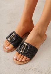 Czarne Plecione Klapki na Płaskiej Podeszwie Zdobione Metaliczną Aplikacją Rhelana. Czarne klapki Renee, z aplikacjami, bez obcasa, na płaskiej podeszwie. Za 79.99 zł.
