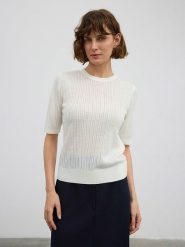 BGN Sweter w kolorze kremowym rozmiar: 36. Brązowe swetry BGN, bez wzorów, ze splotem, bez ramiączek. Za 118.56 zł.