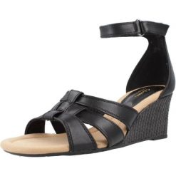 Sandały CLARKS KYARRA JOY Czarny. Czarne sandały Clarks, bez wzorów, ze skóry, bez obcasa, bez zapięcia. Za 194.99 zł.