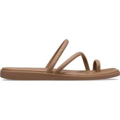 Klapki damskie Crocs Miami Toe Loop Sandal. Brązowe klapki Crocs, bez wzorów, bez obcasa. Za 200.05 zł.