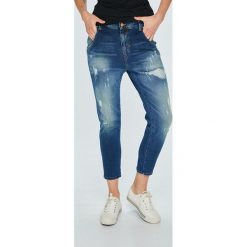 Diesel - Jeansy Fayza. Niebieskie jeansy Diesel, bez wzorów, z obniżonym stanem. W wyprzedaży za 759.90 zł.
