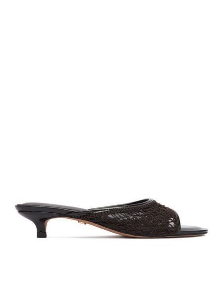 Nine West Klapki CEO-NV-015 Brązowy. Brązowe klapki Nine West, bez wzorów, z materiału, bez obcasa. Za 229.99 zł.