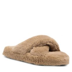 Kapcie DeeZee. Brązowe obuwie domowe DeeZee, bez wzorów, bez zapięcia. Za 79.99 zł.