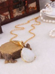 Pierres delicates Naszyjnik z zawieszką - dł. 50 cm rozmiar: onesize. Białe naszyjniki Pierres delicates, z kamieniem księżycowym, z mosiądzu. Za 43.99 zł.