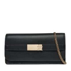 Torebka Tommy Hilfiger. Czarne torebki klasyczne TOMMY HILFIGER, bez wzorów, bez dodatków. Za 259.99 zł.