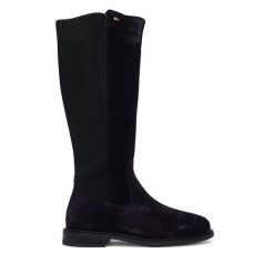 Kozaki Tommy Hilfiger. Niebieskie kozaki TOMMY HILFIGER, bez obcasa, na płaskiej podeszwie, bez zapięcia. Za 849.99 zł.