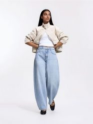 Jeansy barrel leg - niebieski. Niebieskie jeansy Reserved, bez wzorów. Za 139.99 zł.
