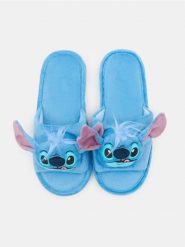Kapcie z elementami 3D Stich - błękitny. Niebieskie obuwie domowe Sinsay, bez wzorów, bez zapięcia. Za 29.99 zł.