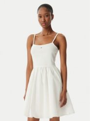 Tommy Jeans Sukienka letnia DW0DW22352 Biały Slim Fit. Białe sukienki Tommy Jeans, na lato, l, bez wzorów, z bawełny, bez kołnierzyka, bez ramiączek. Za 289.99 zł.