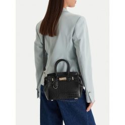 Torebka Nine West. Czarne torebki klasyczne Nine West, bez wzorów, bez dodatków. Za 199.99 zł.