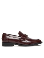 Guess Lordsy FLPBVL ELE14 Bordowy. Czerwone lordsy Guess, z aplikacjami, ze skóry, bez obcasa, bez zapięcia. Za 639.99 zł.