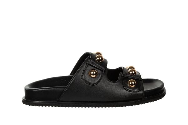 Klapki Gioseppo Wrentham Black 602214, Czarny, Skóra naturalna - 38. Czarne klapki Gioseppo, bez wzorów, ze skóry, bez obcasa. W wyprzedaży za 199.00 zł.