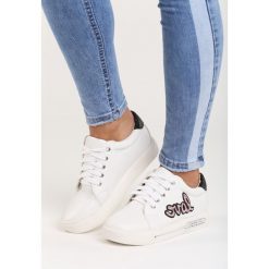 Biało-Różowe Buty Sportowe In Love. Białe obuwie sportowe Born2be, bez zapięcia. Za 49.99 zł.