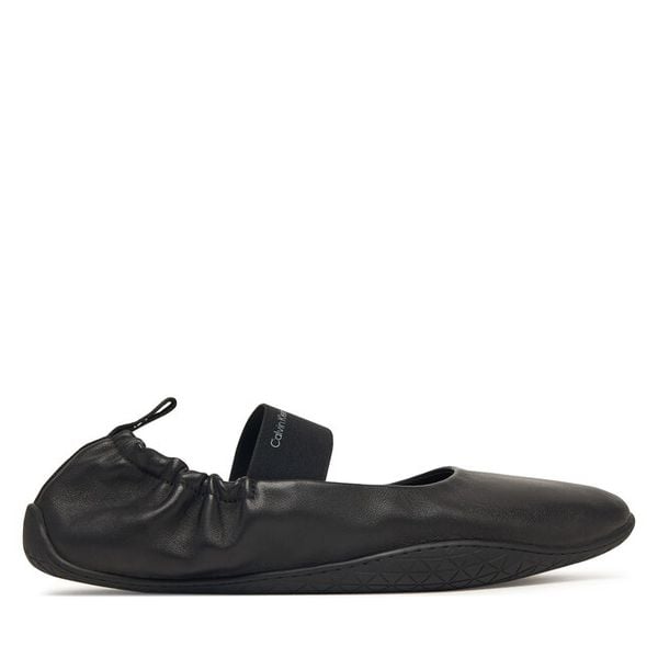 Baleriny Calvin Klein. Czarne baleriny Calvin Klein, bez wzorów, bez obcasa. Za 409.99 zł.