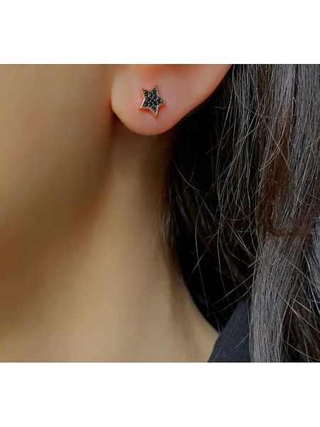 Les Petites Précieuses Pozłacane kolczyki-wkrętki z cyrkoniami rozmiar: onesize. Czerwone kolczyki Les Petites Précieuses, z cyrkonią, pozłacane. Za 60.99 zł.