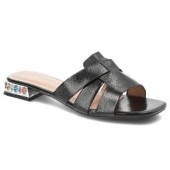 Czarne Klapki Givana Eleganckie Obuwie Damskie. Czarne klapki Givana, bez wzorów, ze skóry ekologicznej, bez obcasa, na obcasie. Za 149.00 zł.