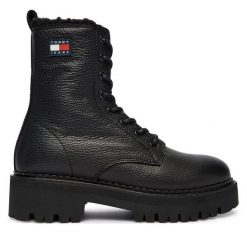 Trapery Tommy Jeans. Czarne trapery i śniegowce Tommy Jeans, z jeansu. Za 799.99 zł.