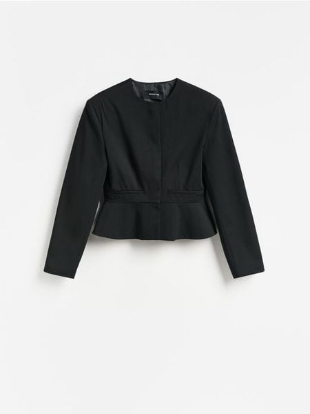 Krótka marynarka - czarny. Czarne marynarki i żakiety Reserved, l, bez wzorów, z tkaniny. Za 249.99 zł.