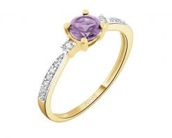 Pierścionek z żółtego złota z diamentami i ametystem - próba 585. Żółte pierścionki Apart, z ametystem, złote. Za 2,859.00 zł.