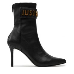 Botki Just Cavalli. Czarne botki Just Cavalli, bez wzorów, bez obcasa, na szpilce, bez zapięcia. Za 1,299.00 zł.