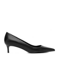 Szpilki Gino Rossi. Czarne szpilki Gino Rossi, bez wzorów, bez obcasa, na szpilce, bez zapięcia. Za 299.99 zł.