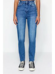 Trendyol Dżinsy - Mom fit - w kolorze niebieskim rozmiar: 38. Niebieskie jeansy Trendyol, bez wzorów, z podwyższonym stanem. Za 74.81 zł.