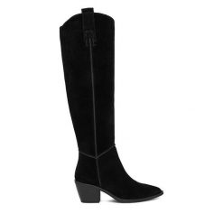 Kozaki Badura. Czarne kozaki Badura, bez obcasa, na słupku, bez zapięcia. Za 369.99 zł.