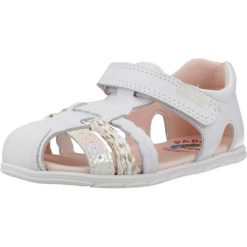 Sandały PABLOSKY 067200P Biały. Białe sandały PABLOSKY, bez wzorów, ze skóry, sportowe, bez obcasa, bez zapięcia. Za 225.99 zł.