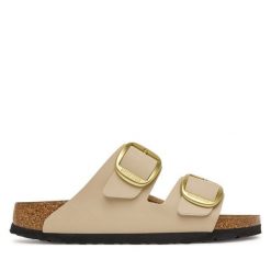 Klapki Birkenstock. Brązowe klapki Birkenstock, bez wzorów, bez obcasa. Za 539.99 zł.